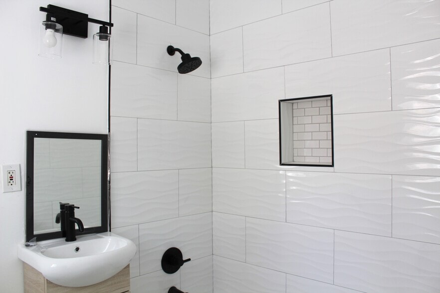 Building Photo - 1037 Pleasantview Ave