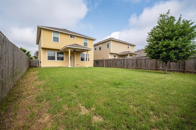 Building Photo - 504 Twisted Oaks Ln