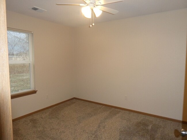 Building Photo - 3 bd 2 bath - Grain Valley