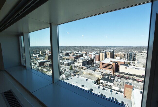 Building Photo - 555 E William St