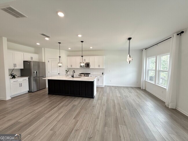 Building Photo - 207 Foxhill Dr