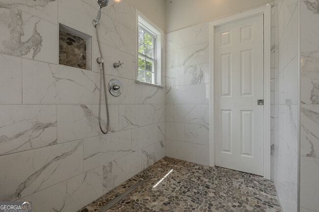 Building Photo - 120 Rosebay Ln