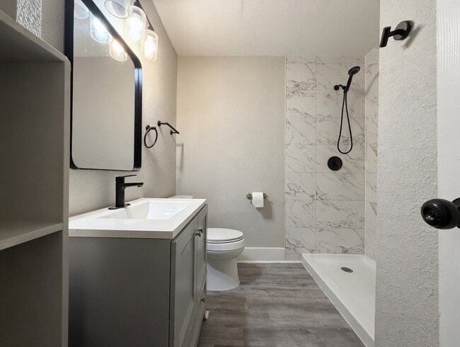 Building Photo - 4218 Esther St