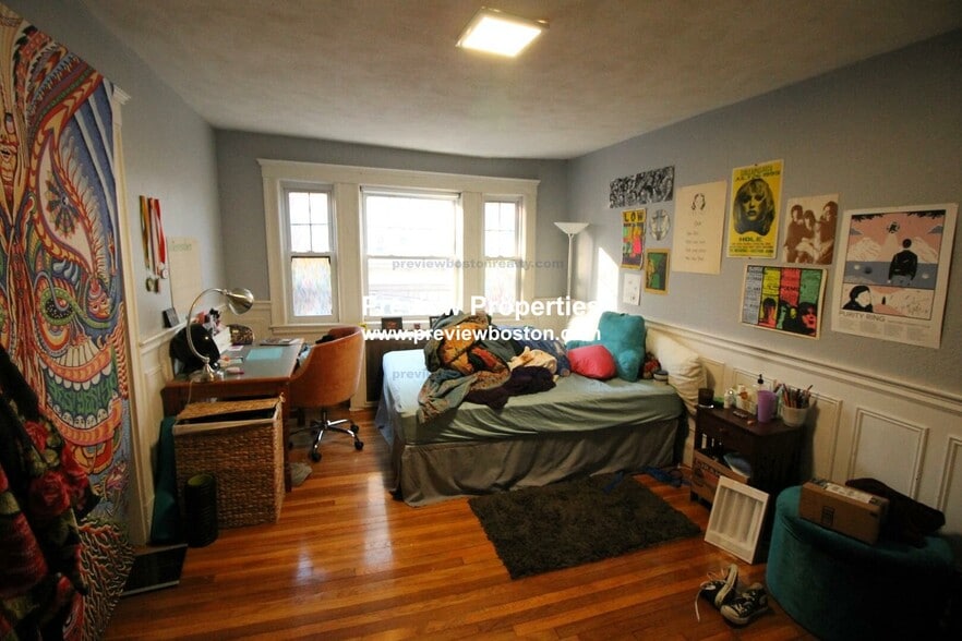 Building Photo - 169 Winchester St