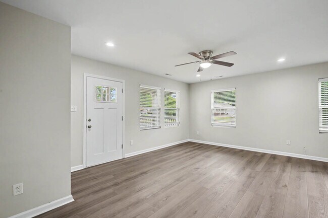 Building Photo - 6324 Grimes Ave