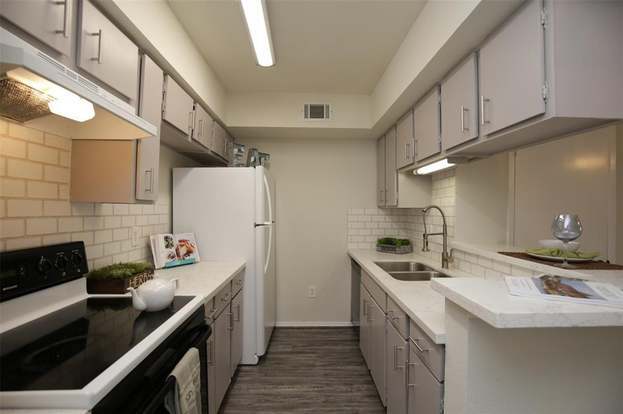 Building Photo - 2100 Wilcrest Dr