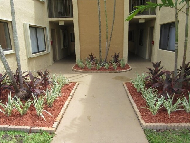 Building Photo - 8005 SW 107th Ave