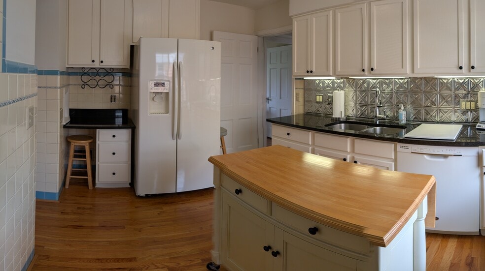 Building Photo - 6201 Lisbon Ave