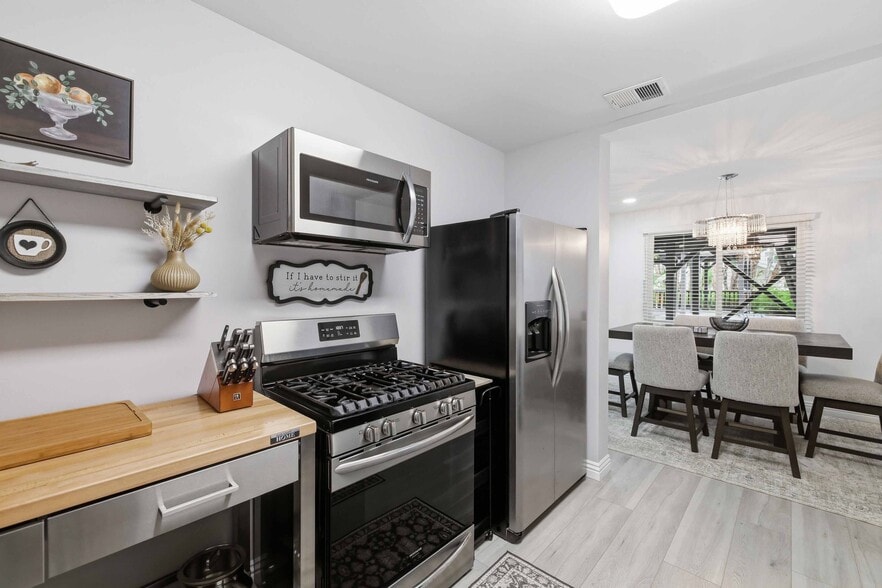 Building Photo - 1918 Marshallfield Ln