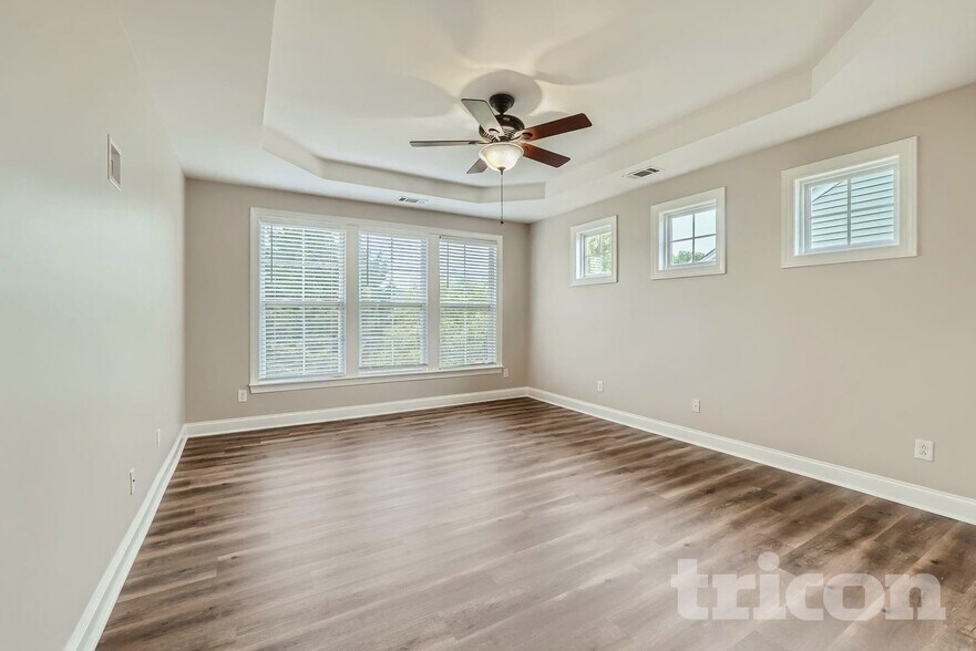 Building Photo - 303 Trillium St NW