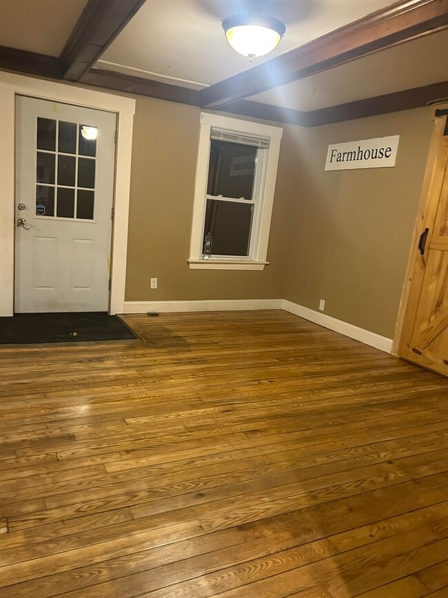 Building Photo - 293 Bear Hill Rd