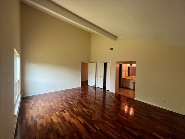 Building Photo - 6630 Trigate Dr
