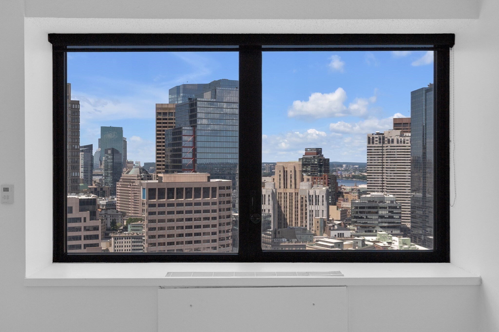 Building Photo - 65 E India Row