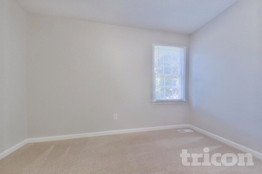 Building Photo - 5394 Telford Ct