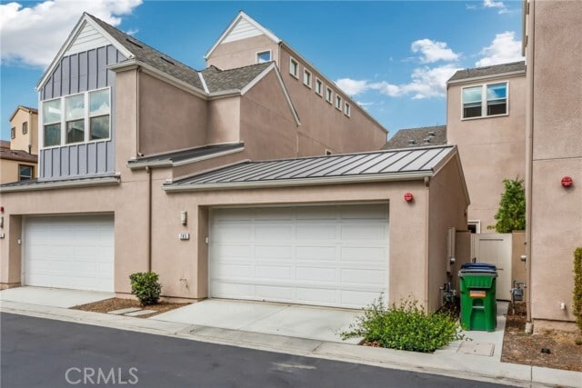 Building Photo - 783 Benchmark