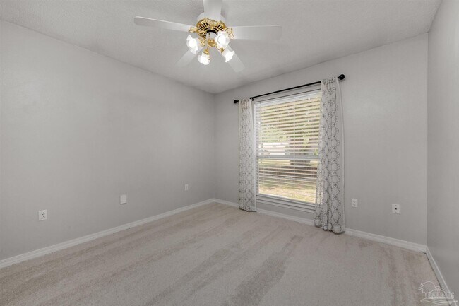 Building Photo - 6545 Fern St