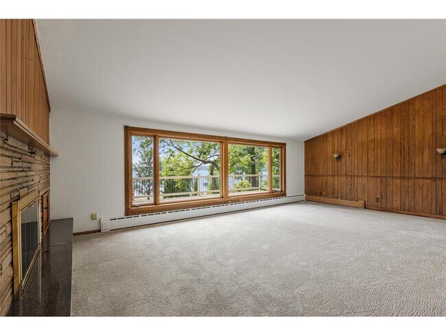 Building Photo - 6400 Greenbriar Ave
