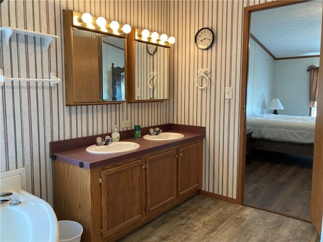 Building Photo - 1447 Rochester St