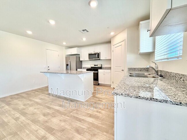 Building Photo - 31097 Water Beech Dr