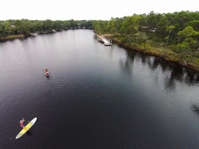 Building Photo - 299 Suwannee Dr