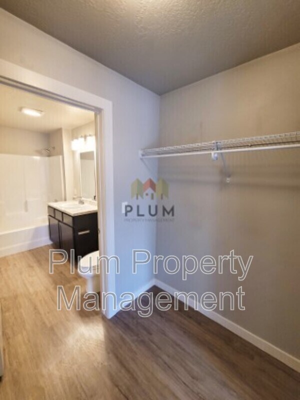 Building Photo - 2416 McDonald Ave