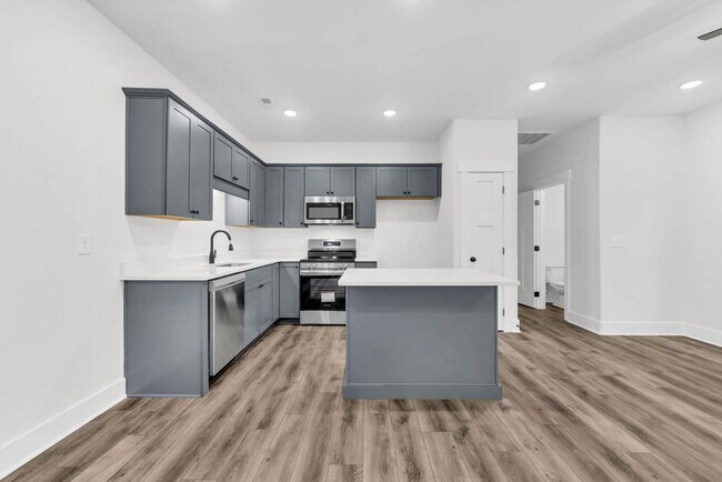 Building Photo - 180 Clay Ridge Dr