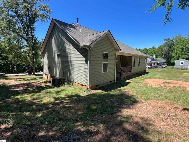 Building Photo - 103 Angler Dr
