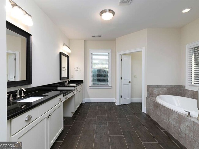 Building Photo - 3394 Bryerstone Cir SE