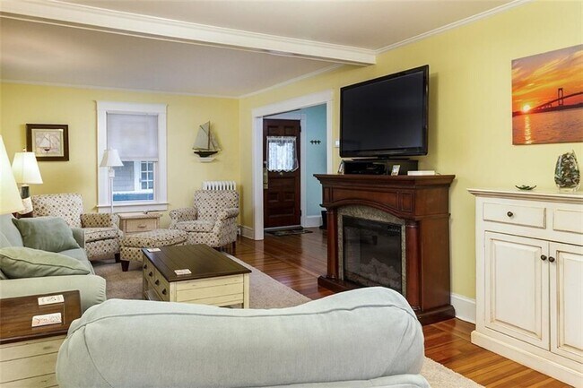 Building Photo - 18 Calvert St