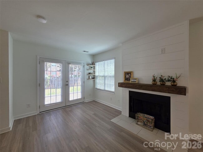 Building Photo - 1525 Briar Creek Rd