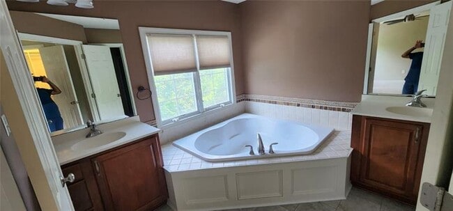 Building Photo - 246 Overlook Ct
