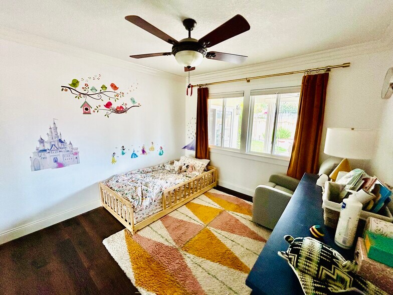 Building Photo - 18171 Beneta Way
