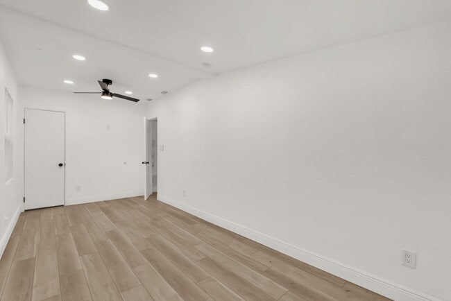 Building Photo - 1260 Seminola Blvd