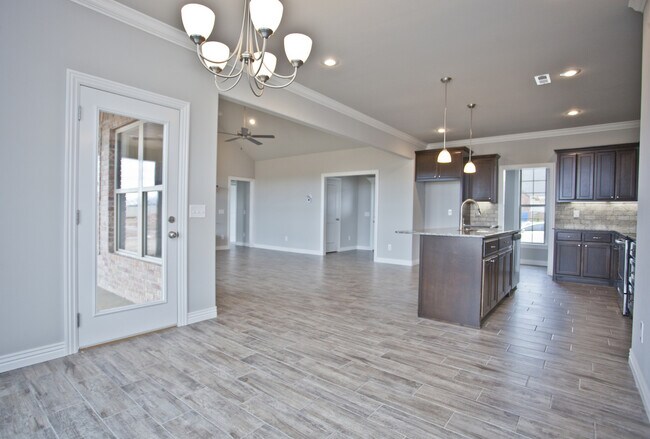 Building Photo - ***1004 Taylor Lane***