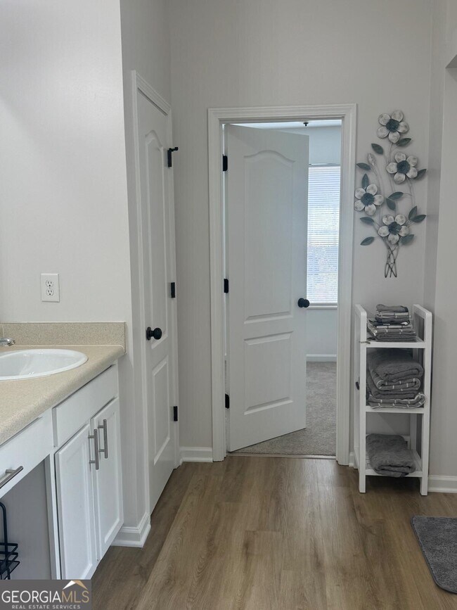 Building Photo - 3926 Yosemite Park Ln