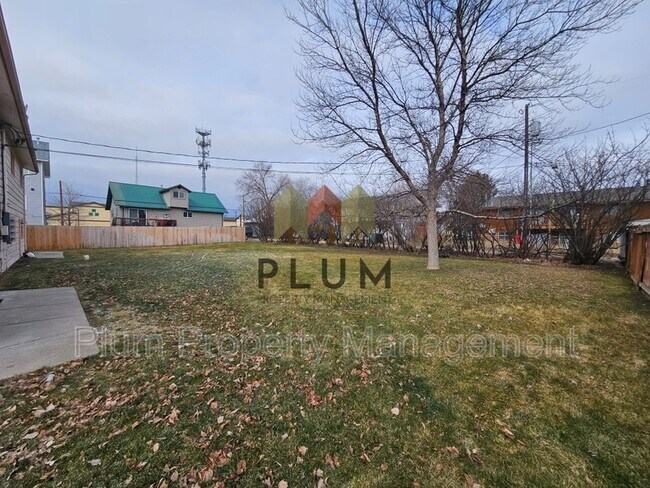 Building Photo - 2340 Fairview Ave