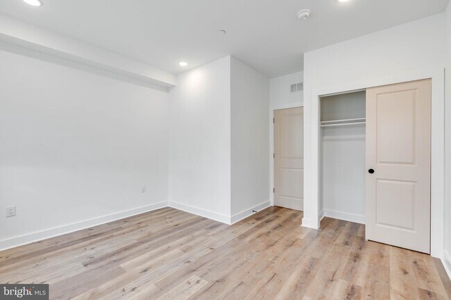 Building Photo - 2528 N 11th St