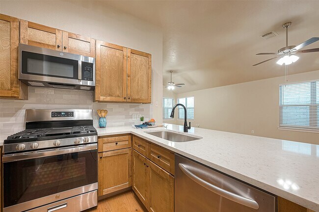 Building Photo - 2910 Crescent Bend Rd