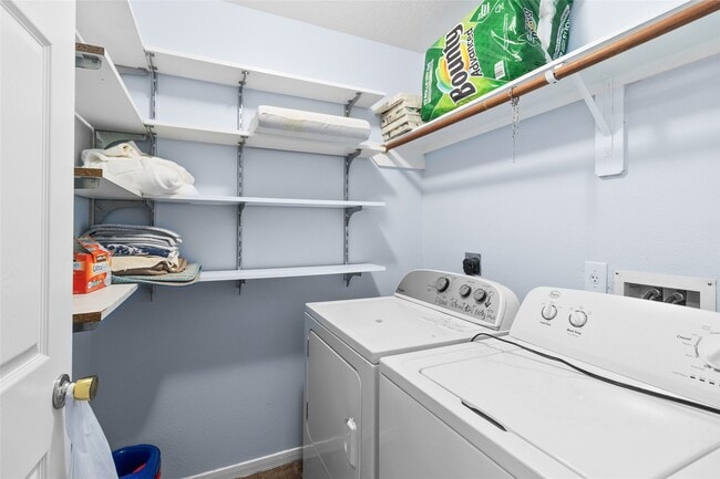 Building Photo - 16882 Blackberry Lily Ln