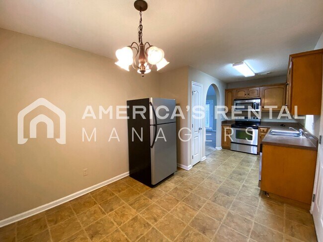 Building Photo - 15915 Lexie Dr