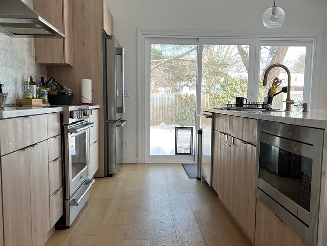 Building Photo - 17 Margaret Rd