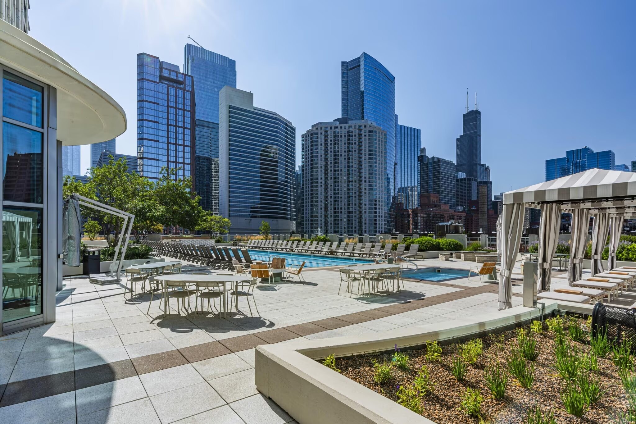 Building Photo - 659 W Kinzie St