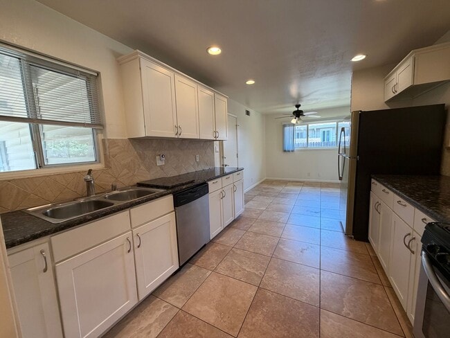 Building Photo - Gorgeous Rancho Cordova Home on Large Corner Lot!