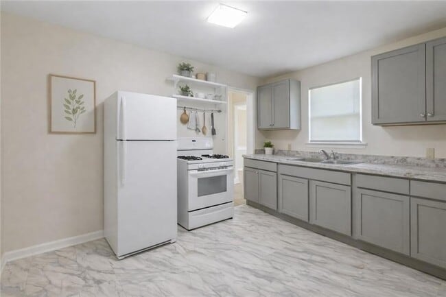 Building Photo - 2215 N Galvez St