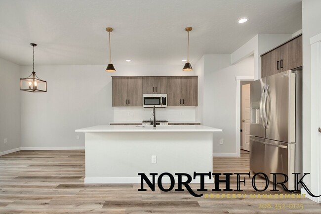 Building Photo - This New Meridian Home is Waiting For You!