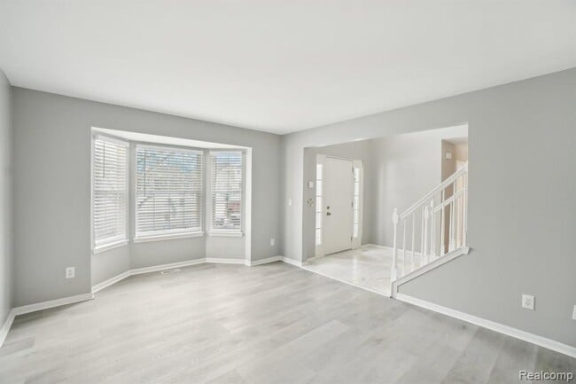 Building Photo - 2609 Huntington Dr