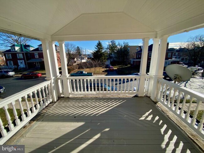 Building Photo - 101 Glen St