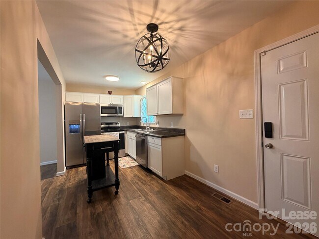 Building Photo - 67 Travora Cir
