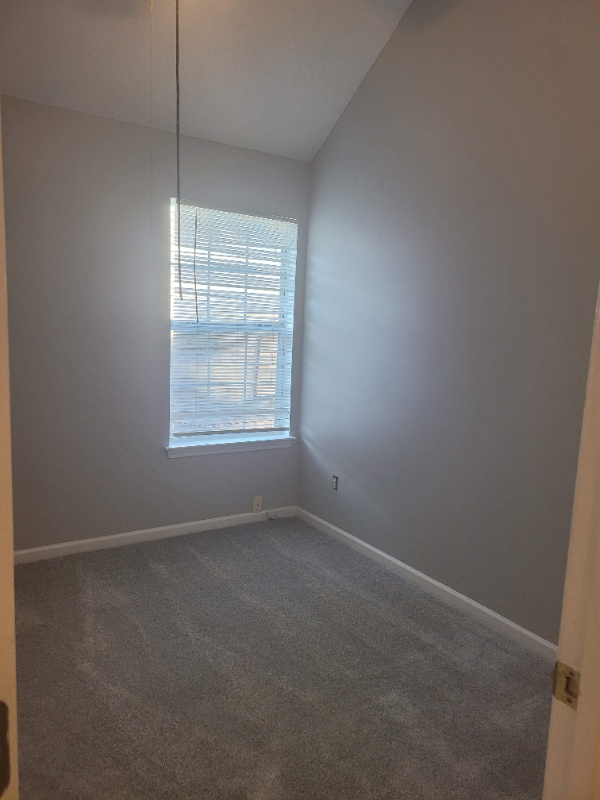 Building Photo - 3042 Knoll View Pl