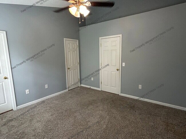 Building Photo - 10815 Galand Ct